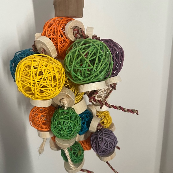 BRAND New!  You & Me Cluster Vine Balls Chewing Bird Toy, Large - Picture 3 of 3